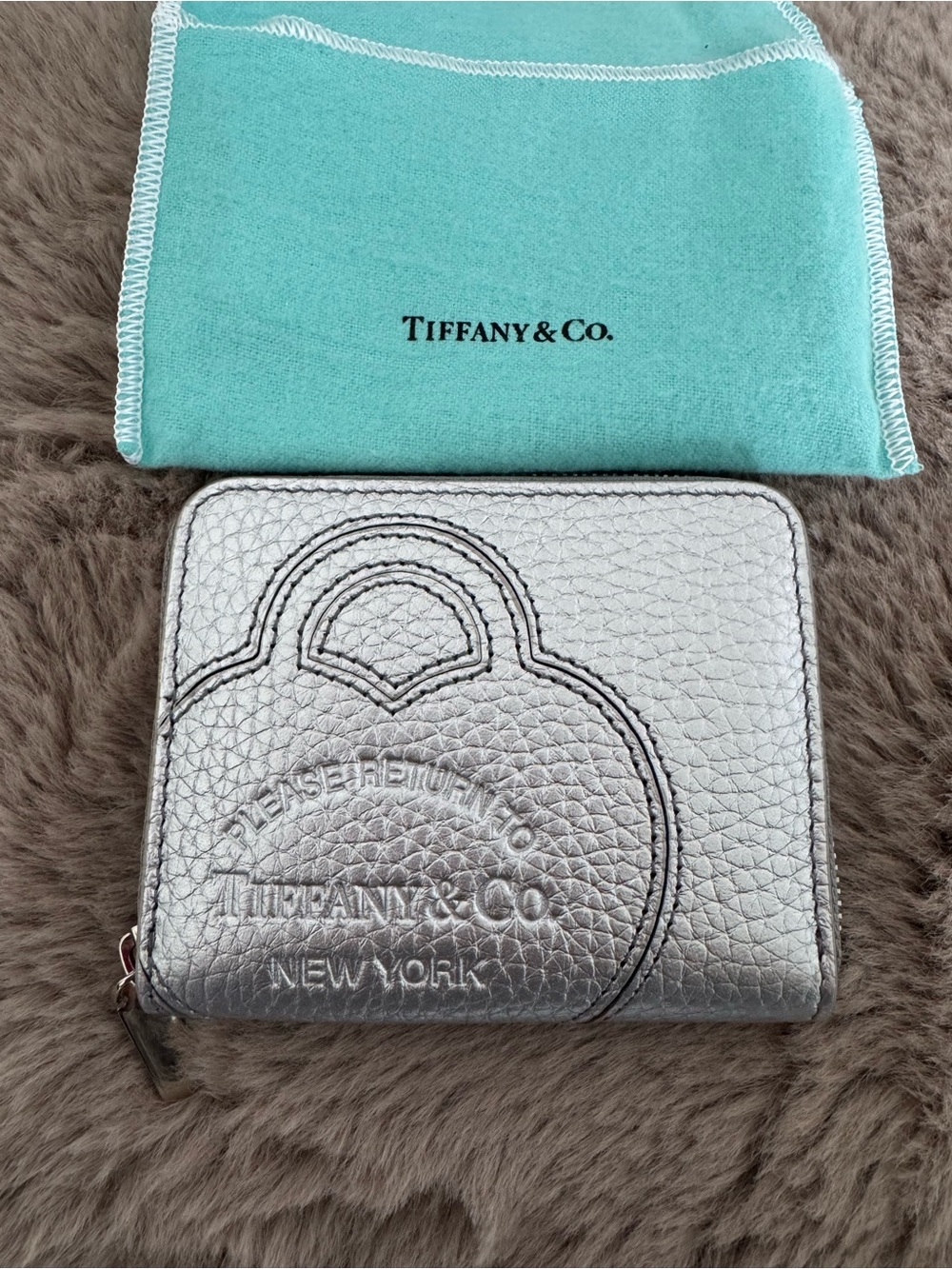 RARE NEW Tiffany & Co. Return to Tiffany Silver Leather Zip Around Wallet Card